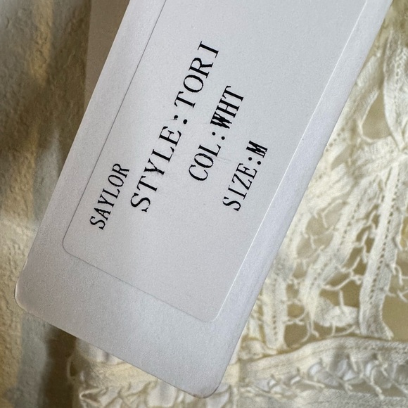 Saylor White/Off White Sleeveless Romper NWT - Picture 12 of 12